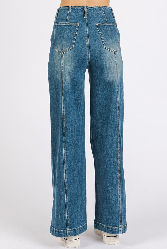 b3f03f6d-2995-43b0-be00-d71d0144df79-Max