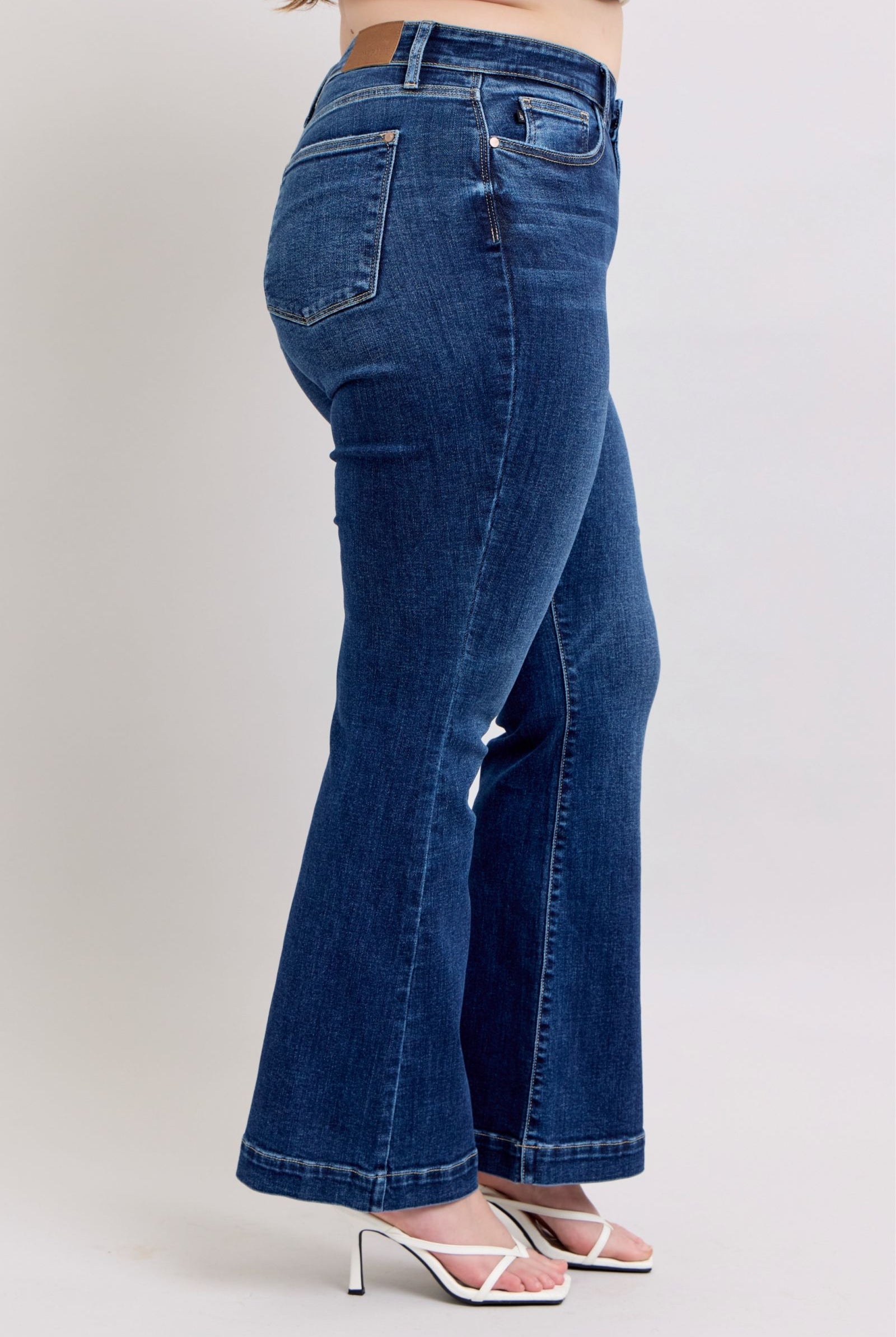 e54c57d8-f66e-44b9-82a6-c3796ba68a13-Max