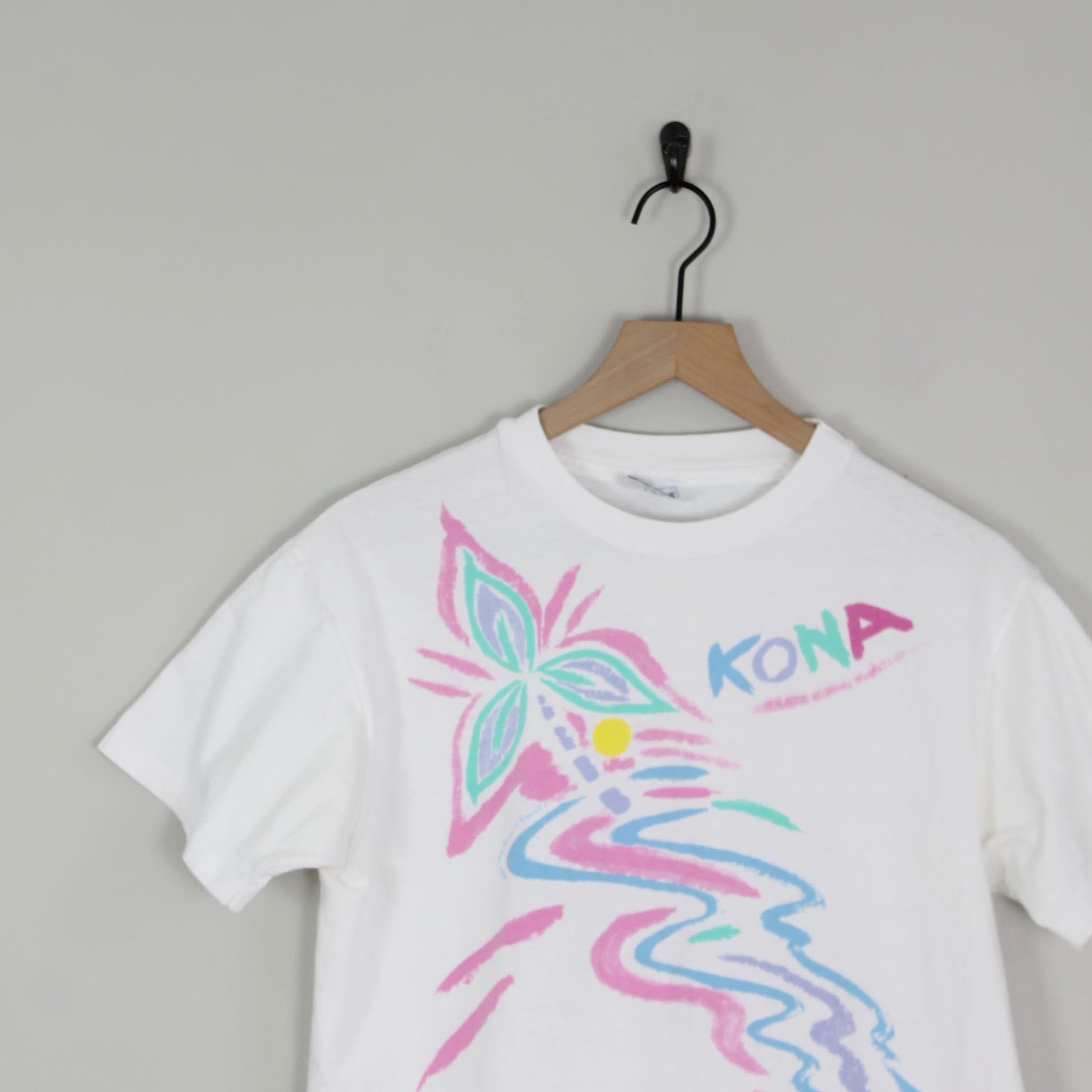 Vintage Pastel Tropical Kona Hawaii T Shirt, Size Large